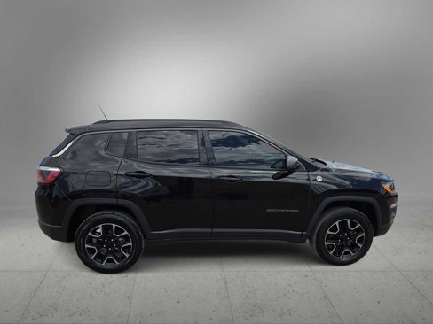 Used 2019 Jeep Compass Trailhawk image 9