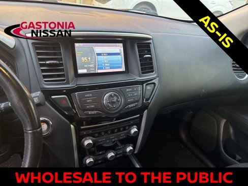 Used 2015 Nissan Pathfinder SV image 5