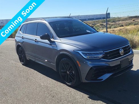 Used 2022 Volkswagen Tiguan SE R-Line image 1