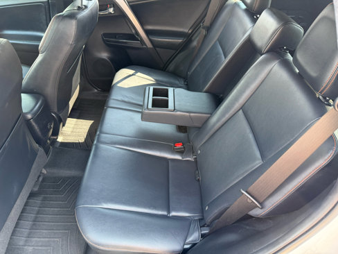 Used 2017 Toyota RAV4 SE image 15