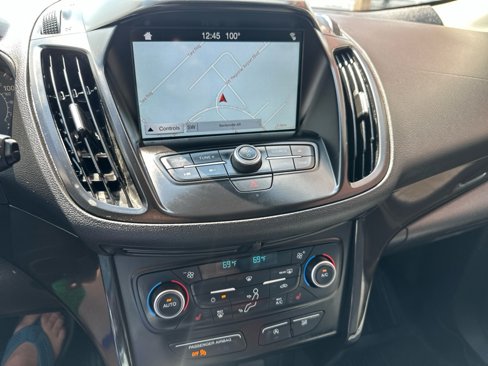 Used 2018 Ford Escape SE w/ SE SYNC Package image 14