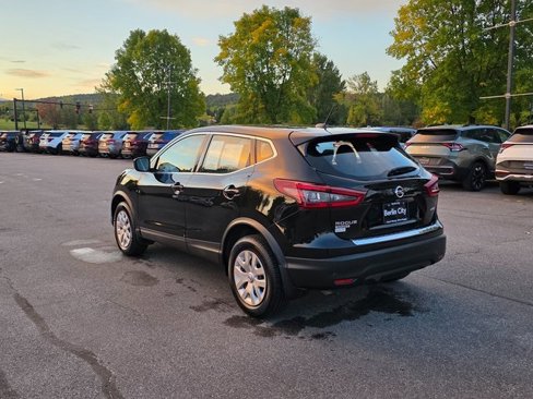 Used 2020 Nissan Rogue Sport S image 6