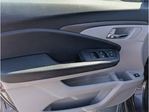Used 2020 Honda Pilot EX image 15