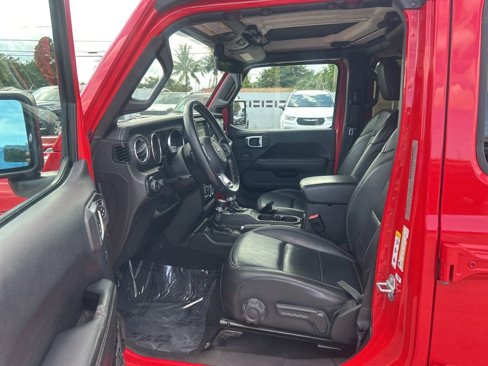 Used 2018 Jeep Wrangler Unlimited Sahara image 9