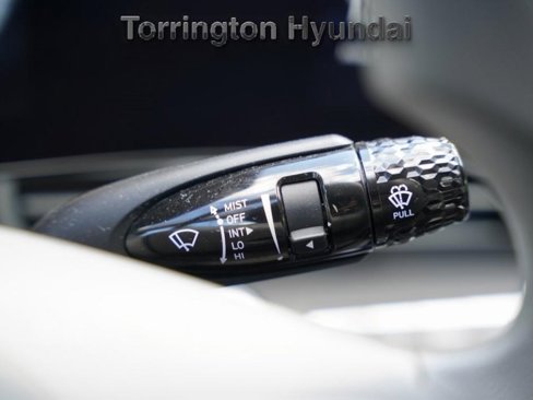 Certified 2024 Hyundai Elantra SEL image 28