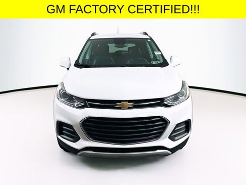 Certified 2022 Chevrolet Trax LT w/ LT Convenience Package image 2