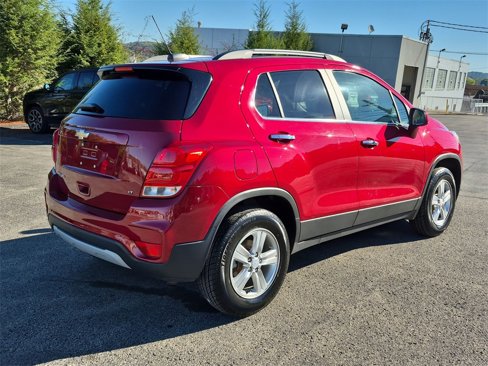 Used 2018 Chevrolet Trax LT w/ LT Convenience Package image 15
