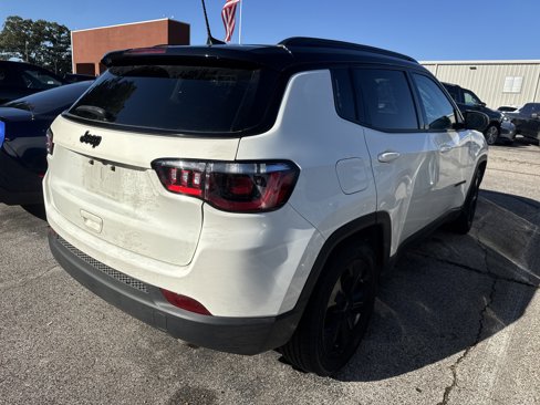 Used 2021 Jeep Compass Latitude image 2