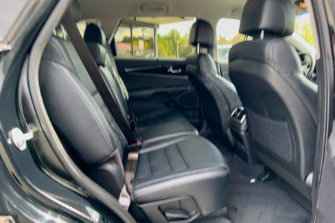 Used 2017 Kia Sorento EX image 16