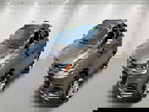 Certified 2021 Chevrolet Trax LT w/ Driver Confidence Package image 2