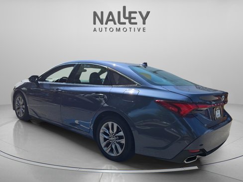 Used 2019 Toyota Avalon XLE image 3
