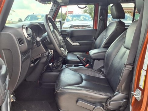 Used 2014 Jeep Wrangler Unlimited Rubicon w/ Connectivity Group image 17