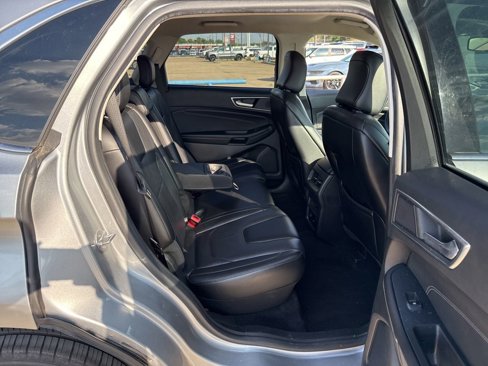 Used 2022 Ford Edge Titanium image 11