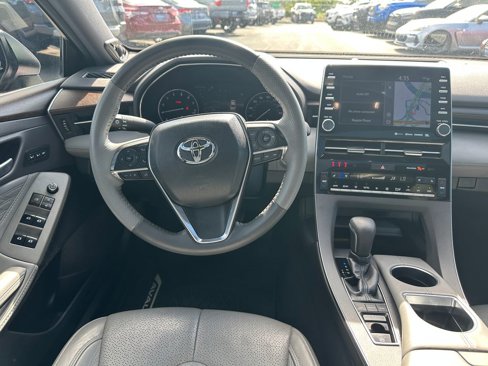 Used 2019 Toyota Avalon Limited image 15