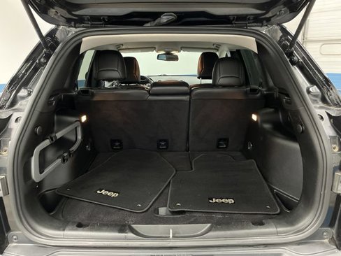Used 2018 Jeep Cherokee Latitude Plus image 12