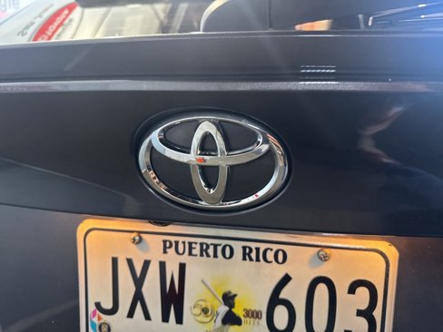 Used 2022 Toyota C-HR XLE image 21