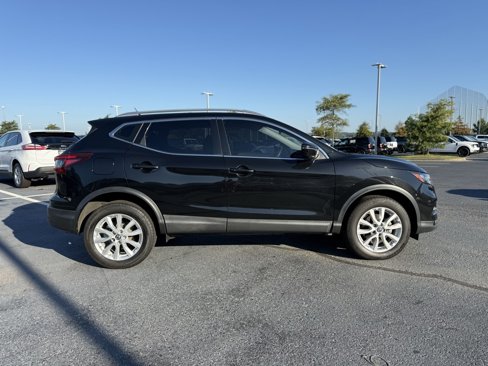 Used 2020 Nissan Rogue Sport SV image 9