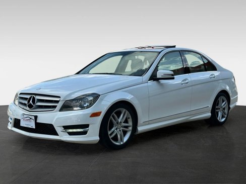 Used 2013 Mercedes-Benz C 300 4MATIC Sedan w/ Premium 1 Pkg image 3