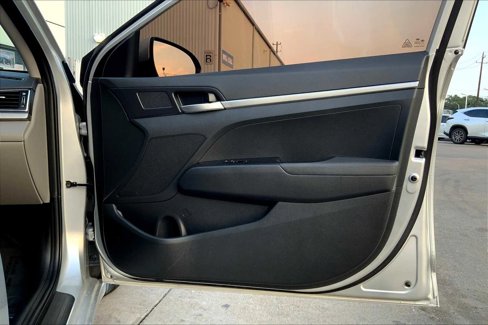 Used 2018 Hyundai Elantra SE image 21