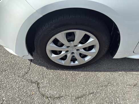 Used 2020 Toyota Corolla LE image 4
