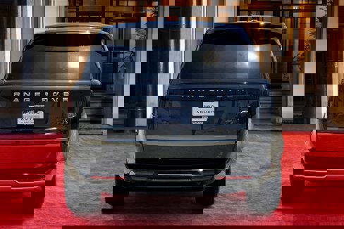 Used 2023 Land Rover Range Rover SE image 4
