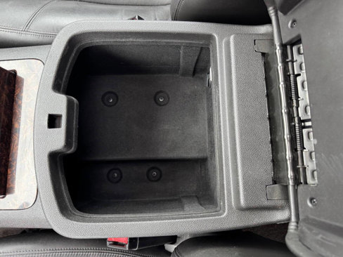Used 2011 GMC Yukon Denali image 27