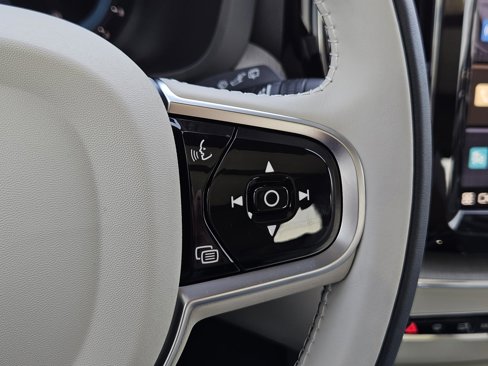 New 2025 Volvo XC60 B5 Plus w/ Protection Package Premier image 14