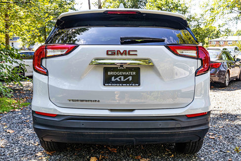 Used 2022 GMC Terrain SLE image 5