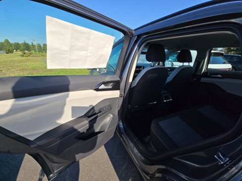 New 2025 Volkswagen Taos S image 17
