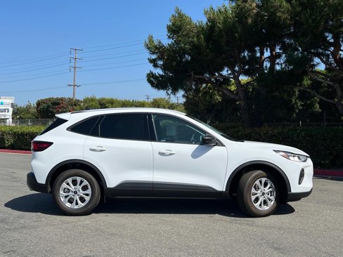New 2025 Ford Escape Active image 2