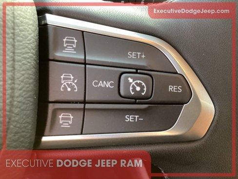 New 2025 Jeep Compass Limited image 10