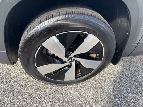 Certified 2024 Volkswagen Taos S image 15