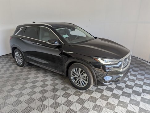 New 2025 INFINITI QX50 Luxe image 2