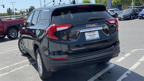 Used 2024 GMC Terrain SLE image 47