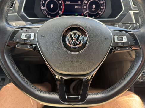 Used 2019 Volkswagen Tiguan SEL Premium image 13
