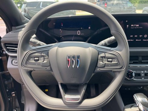 New 2025 Buick Envista Preferred image 16