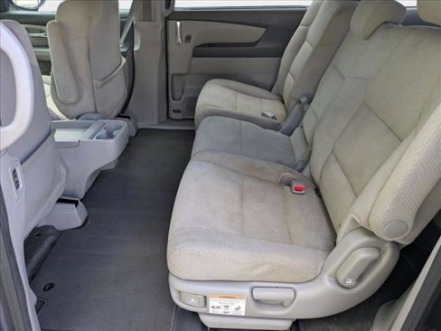 Used 2016 Honda Odyssey SE image 18