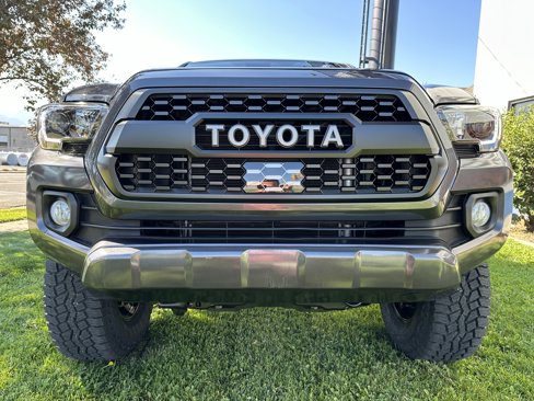 Used 2021 Toyota Tacoma TRD Off-Road w/ Technology Package image 12