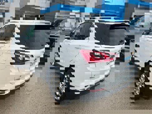 Used 2020 Chevrolet Equinox LT image 8