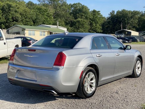 Used 2016 Chrysler 300 Limited image 5