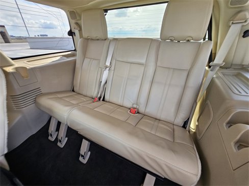 Used 2016 Lincoln Navigator Reserve image 30