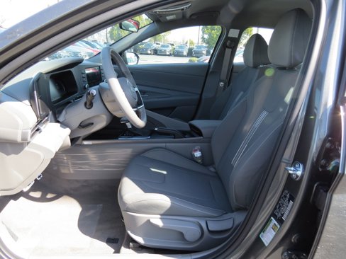 New 2025 Hyundai Elantra Sport image 9