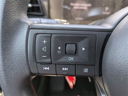 Used 2025 Nissan Kicks S w/ Charging Package image 16