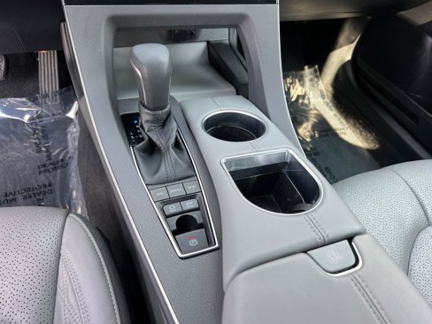 Used 2019 Toyota Avalon Limited image 33