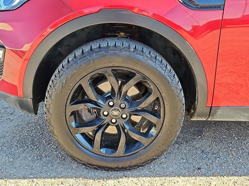 Used 2017 Land Rover Discovery Sport SE image 5