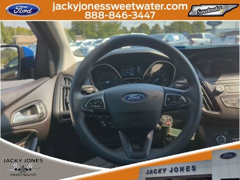 Certified 2018 Ford Focus SE w/ SE Appearance Package image 15