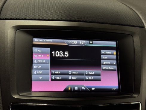 Used 2015 Lincoln MKT AWD image 23