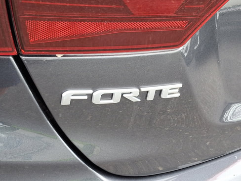 Used 2023 Kia Forte LXS w/ LXS Technology Package image 28