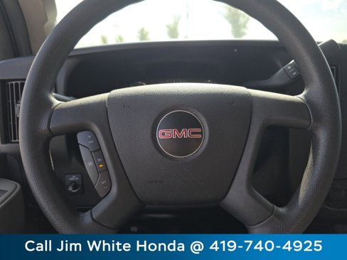 Used 2017 GMC Savana 2500 image 26