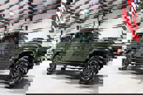 Used 2022 Jeep Gladiator Overland w/ Popular Equipment Package image 13